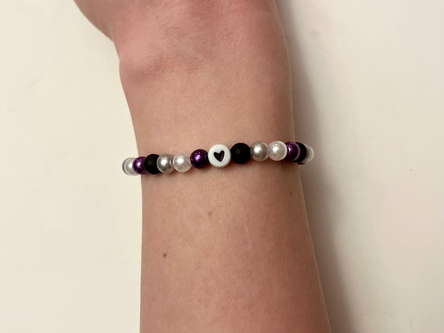 Armband Asexuell Pärlarmband med hjärtan för Pride-säsongen HBTQ+ smycken Asexuella flaggan