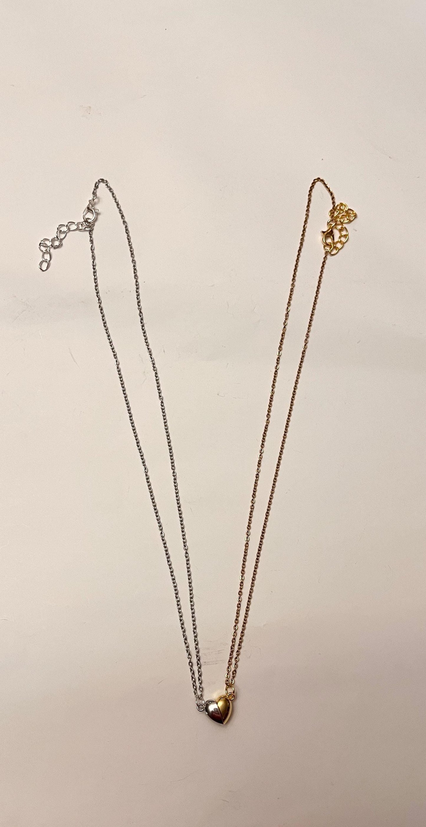 Magnetiskt hjärthalsband för par och bästa vänner halsband vänskapshjärta silver- och guldimitationssmycken vänskapshalsband
