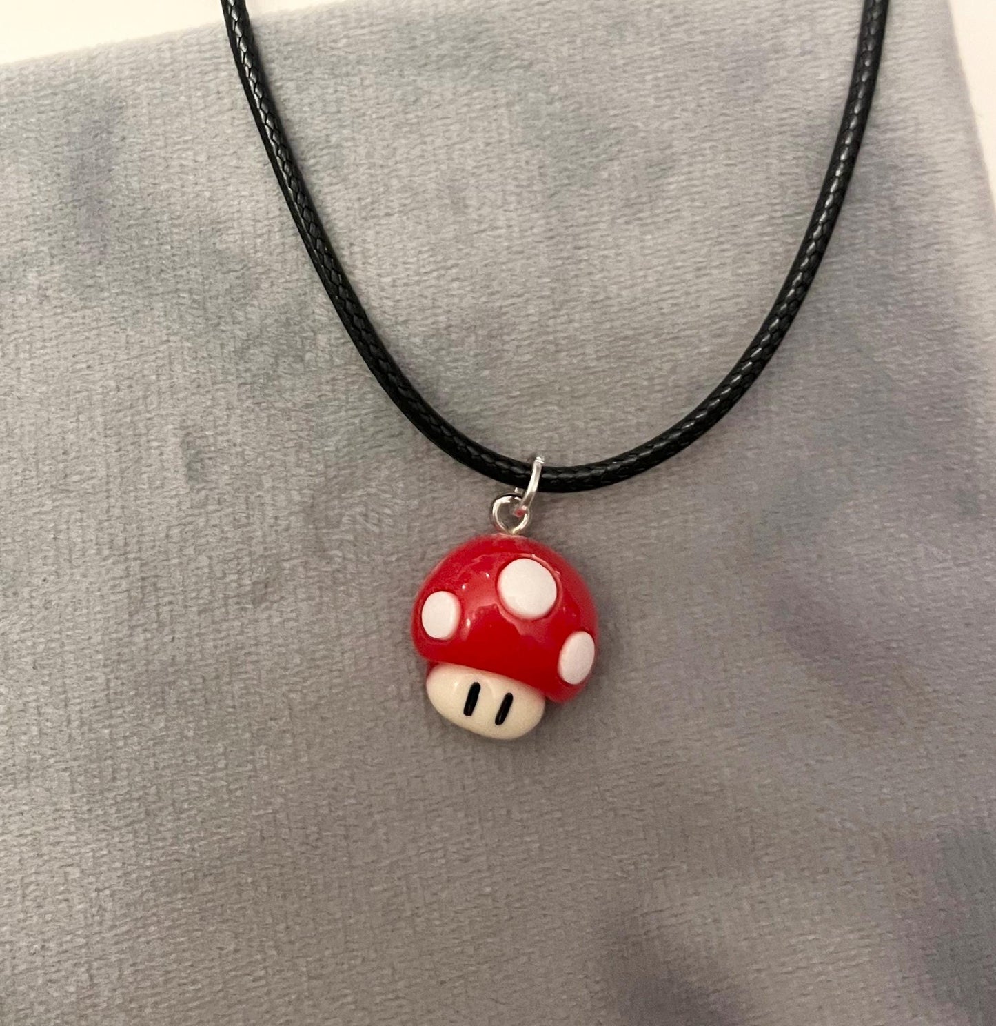 Supersvamphalsband för gamergåva Super Mario Svamphänge Videospelssmycken Nintendo Svampberlock