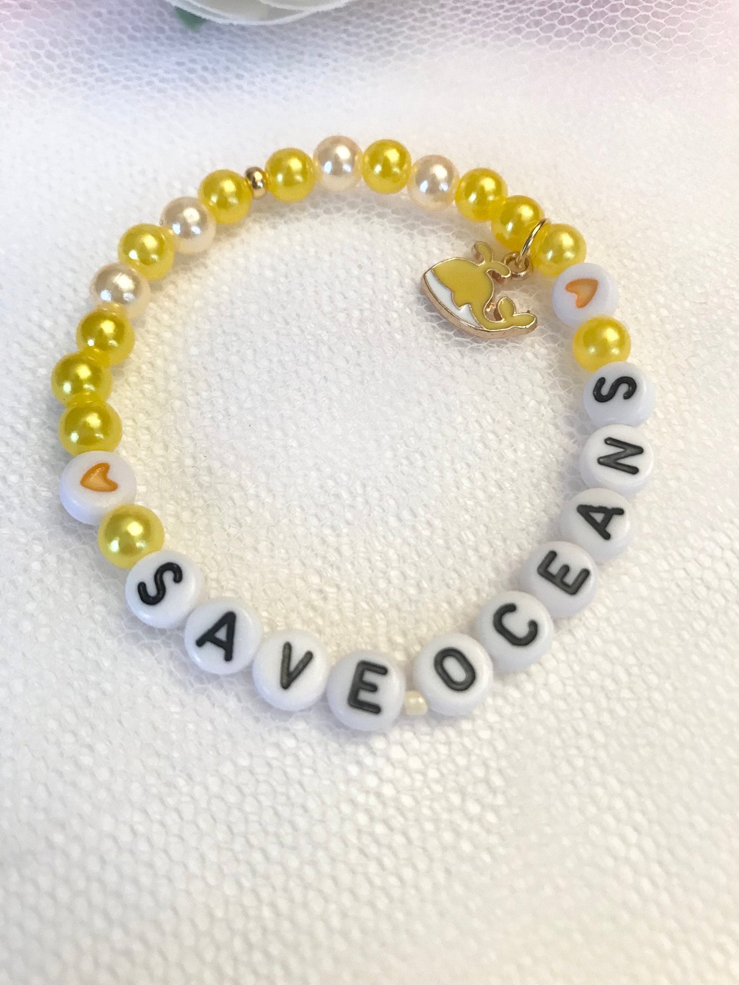 SAVE OCEANS Armband Gula Pärlor med Valberlock Sommarsmycken