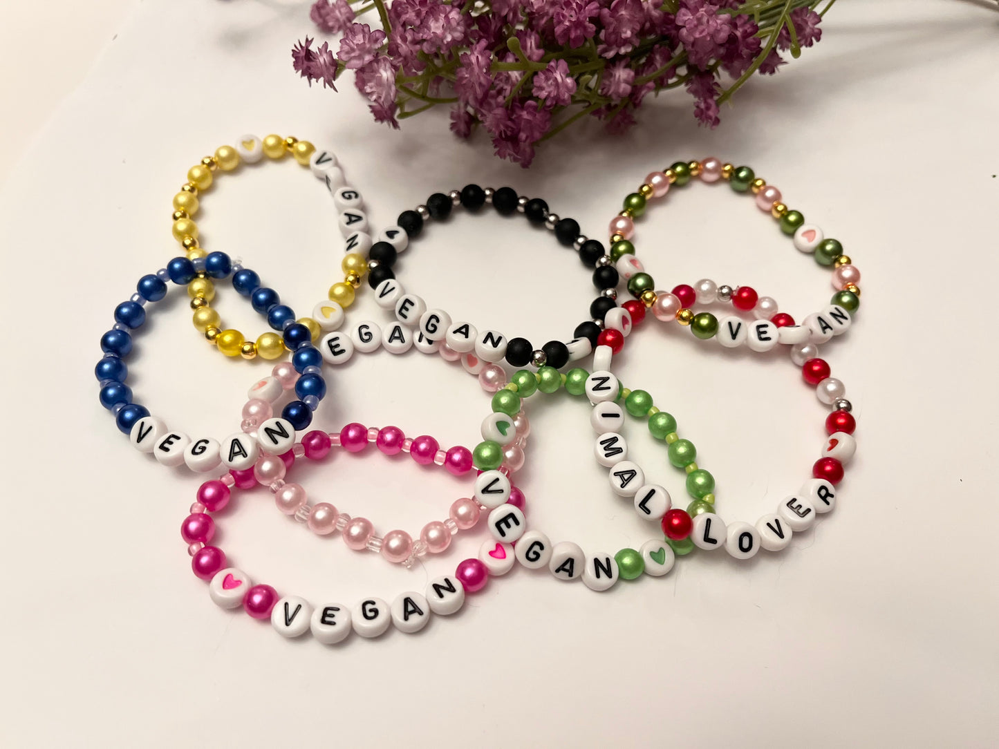 Vegan armband pärlat armband Djurvän handgjorda smycken med bokstäver Present till aktivist  