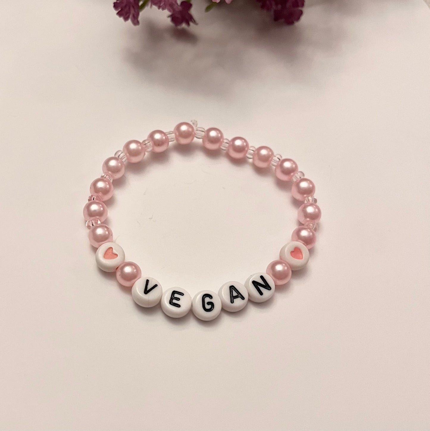 Vegan armband pärlat armband Djurvän handgjorda smycken med bokstäver Present till aktivist  