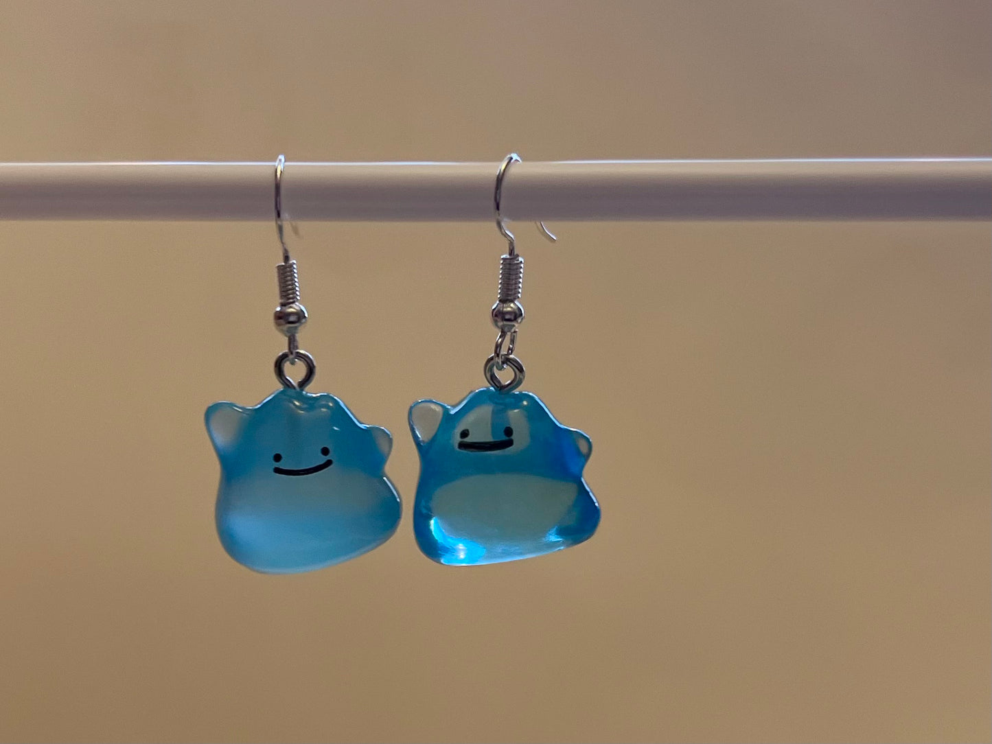 Luminous Ditto Earrings Pokémon Jewelry Gaming Gift for Pokémon Nerd Shiny Ditto Pokopia Drop Dagle Earrings Nintendo Glow in the dark