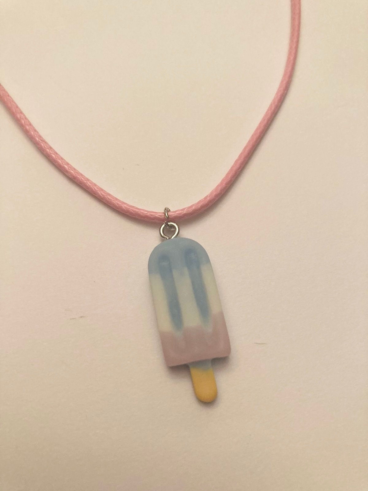 Glasshalsband Miniatyr Efterrätt smycken Glassberlock Sött halsband Hänge Sommarsmycken