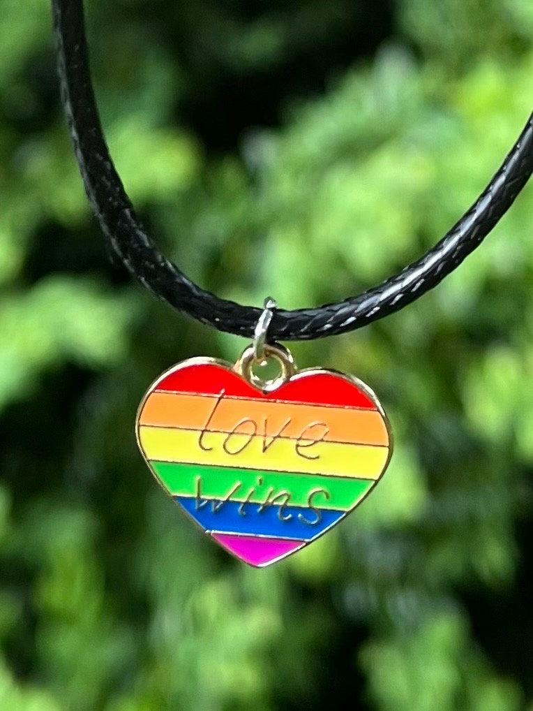 PRIDE Halsband Regnbågshjärta Love Wins Pride HBTQ+ Smycken Accessoarer