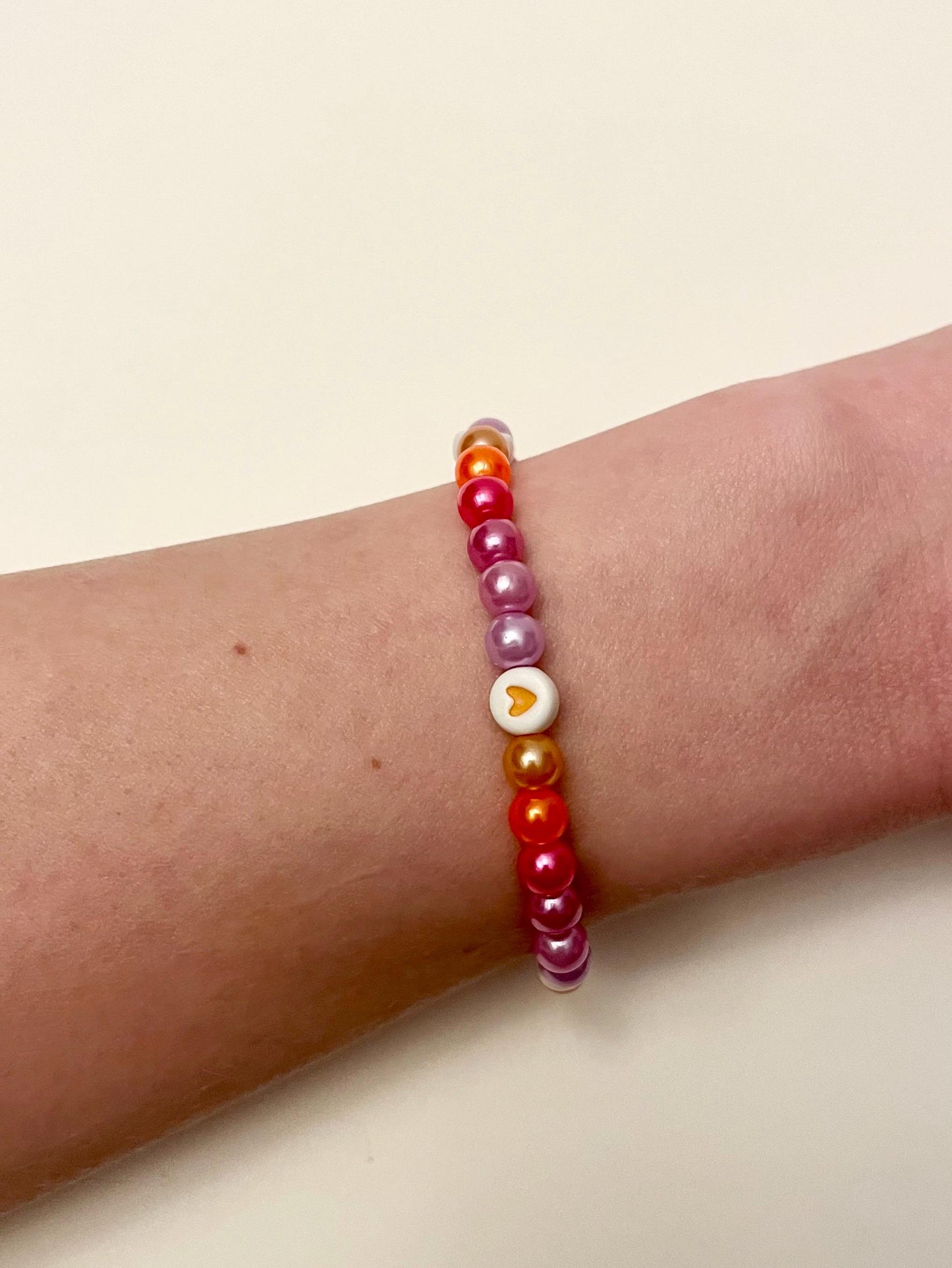Lesbisk armband med pärlor och hjärtan för pridesäsongen HBTQ+ smycken Lesbiska flaggfärger HBTQ+armband