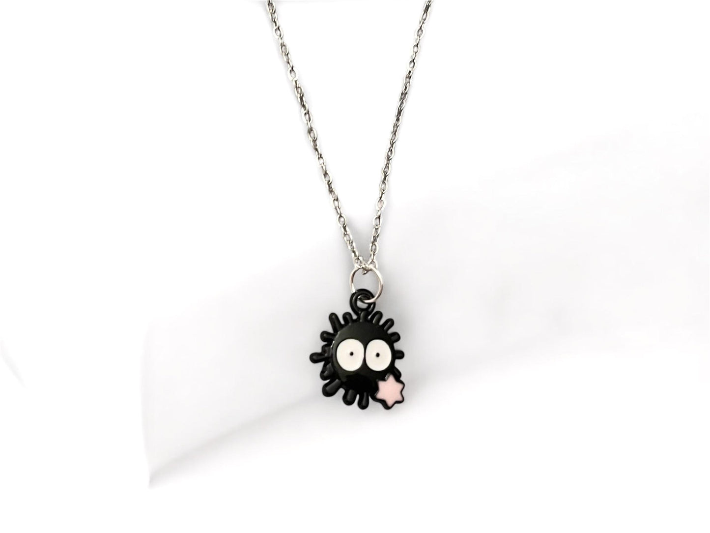 Susuwatari Halsband Studio Ghibli Halsband Black Soot Sprite Smycken Makkuro Kuroske Konpeitou Halsband för Ghibli-älskare Present Söt Ghibli