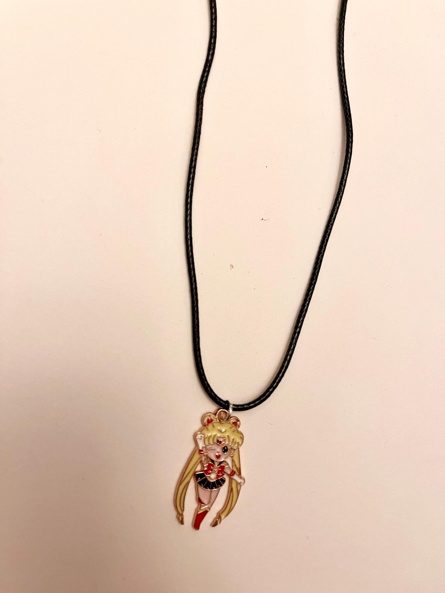 Sailor Moon Halsband Anime Smycke Present till Sailor Moon-fan Sailor Moon Merchandise Chibi-stil Usagi Tsukino