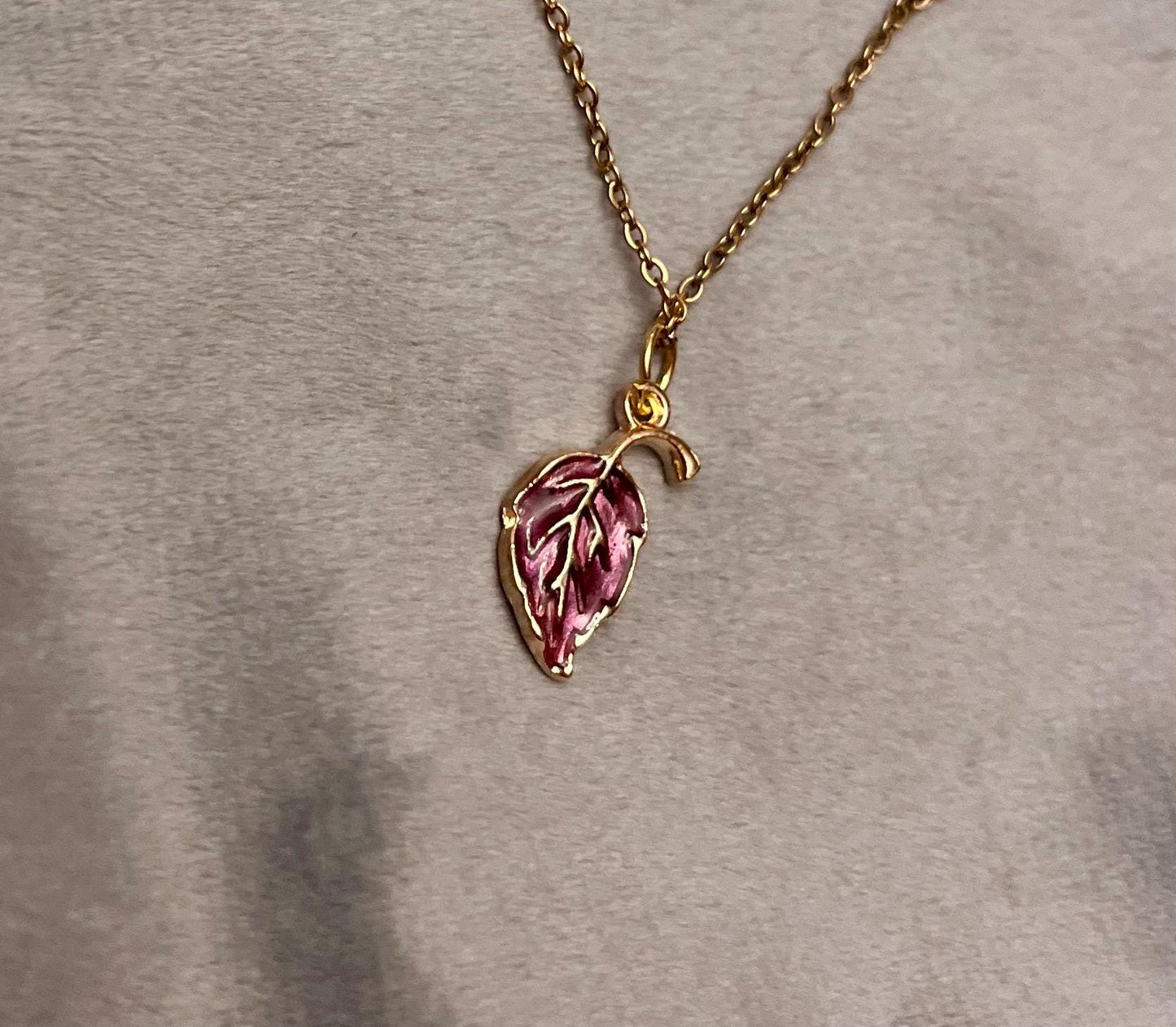 Halsband Höstlöv smycken Löv Guldimitation Hösttema smycken Vackert  halsband natur