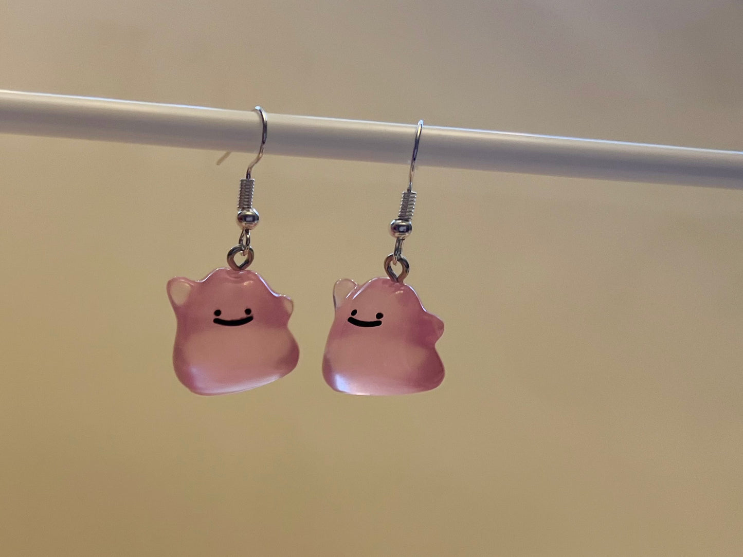 Luminous Ditto Earrings Pokémon Jewelry Gaming Gift for Pokémon Nerd Shiny Ditto Pokopia Drop Dagle Earrings Nintendo Glow in the dark