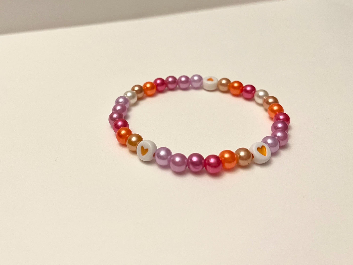 Lesbisk armband med pärlor och hjärtan för pridesäsongen HBTQ+ smycken Lesbiska flaggfärger HBTQ+armband