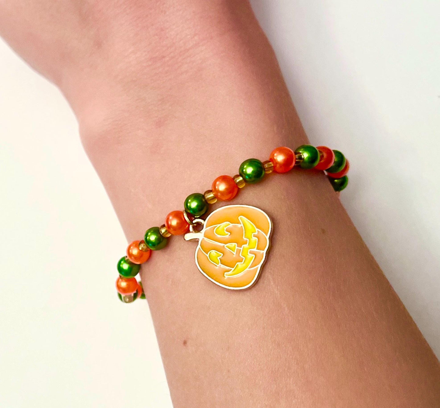 Halloween armband Pumpa berlock Halloween Elastiskt armband Halloweenfest smycken