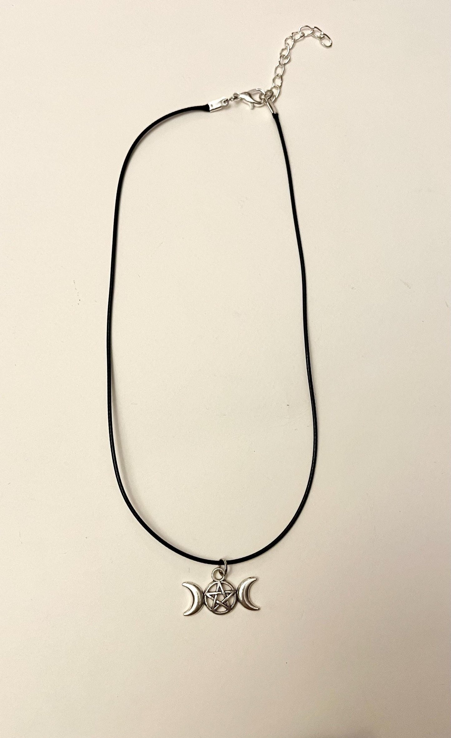 Choker Triple Moon Halsband Wicca Present Pagan Hänge Stjärna Silver Imitation Halvmåne Gudinna Smycken Pentakel och Månar