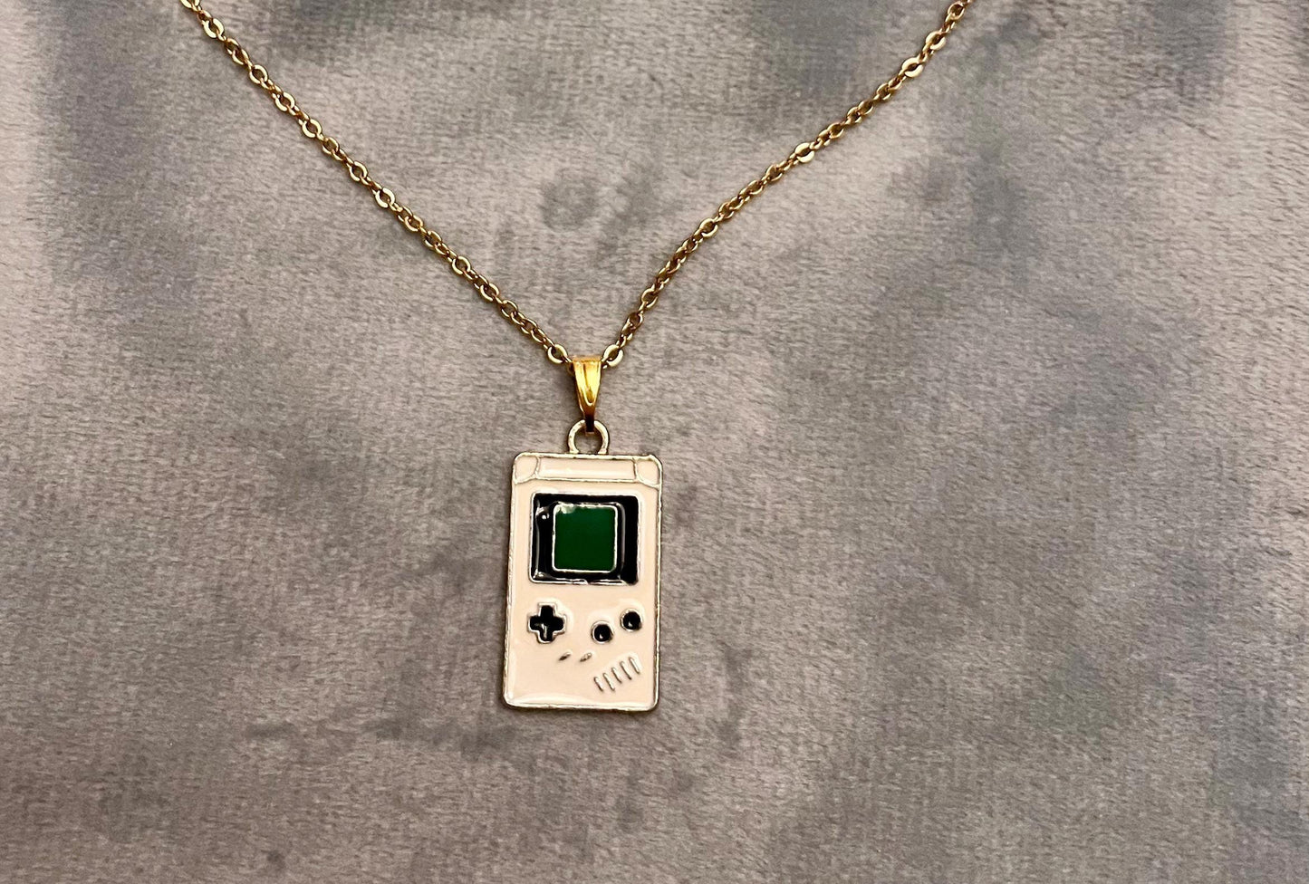 Nintendo Game Boy Halsband med Berlock nostalgisk present till Retro Gamer Tv-spel smycke Guld imitation