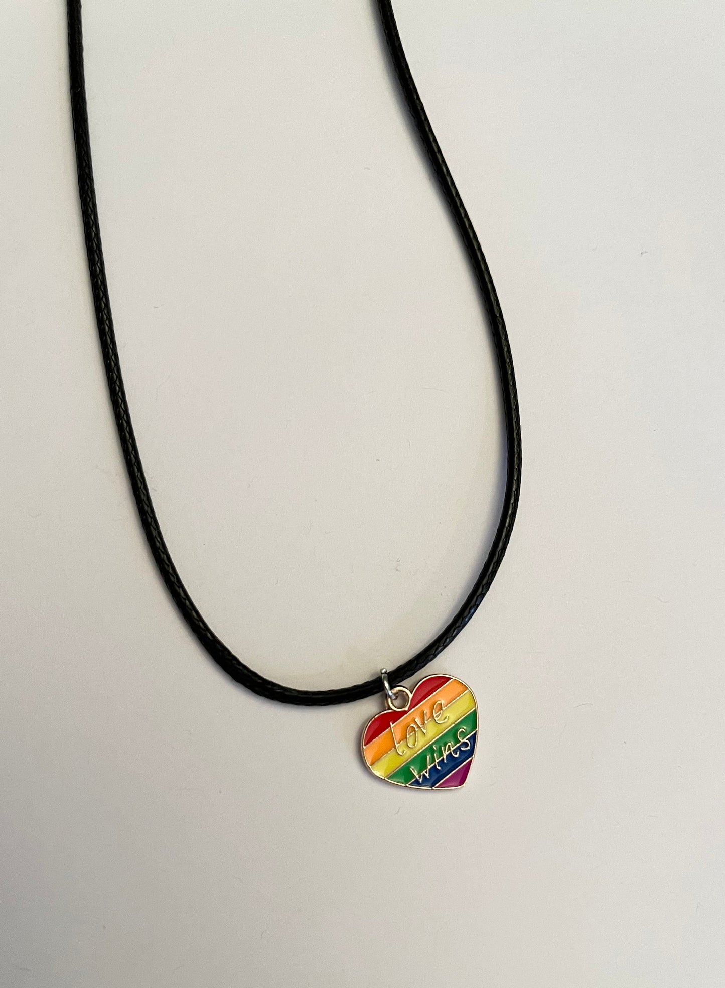 PRIDE Halsband Regnbågshjärta Love Wins Pride HBTQ+ Smycken Accessoarer