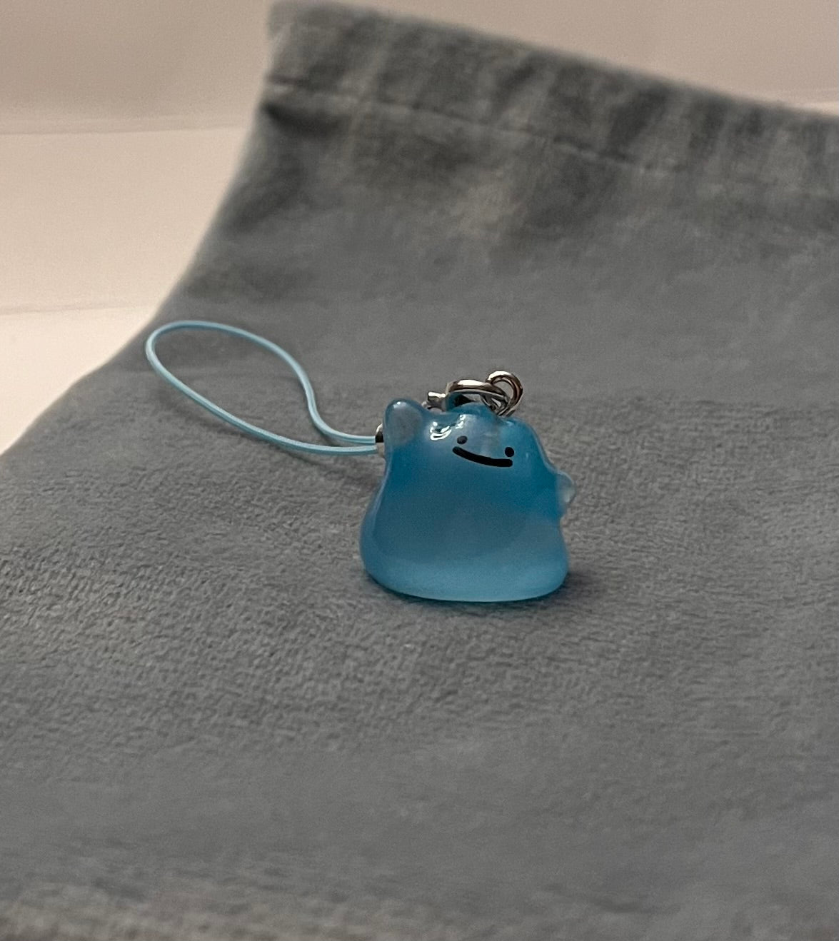 Luminous Ditto Phone Charm Pokémon Jewelry Ditto Keychain Pokémon Shiny Ditto Phonestrap for Pokémon Fan Gift