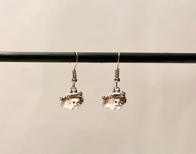 Söta grisar örhängen silver imitation Gris berlock Vegan örhängen 