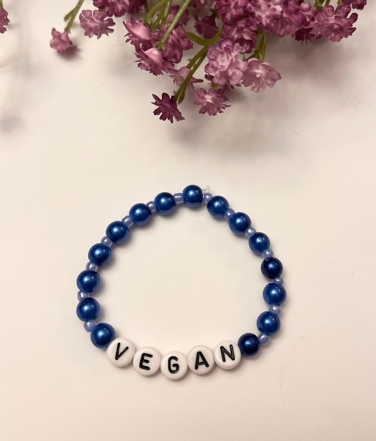 Vegan armband pärlat armband Djurvän handgjorda smycken med bokstäver Present till aktivist  