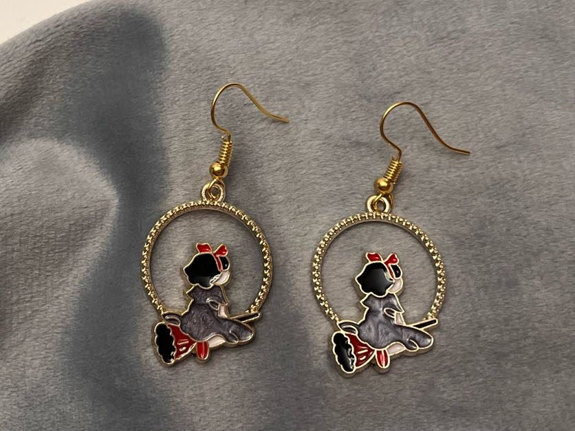 Kikis Expressbud örhängen Studio Ghibli örhängen med Kiki smycke för Ghibli-älskare 