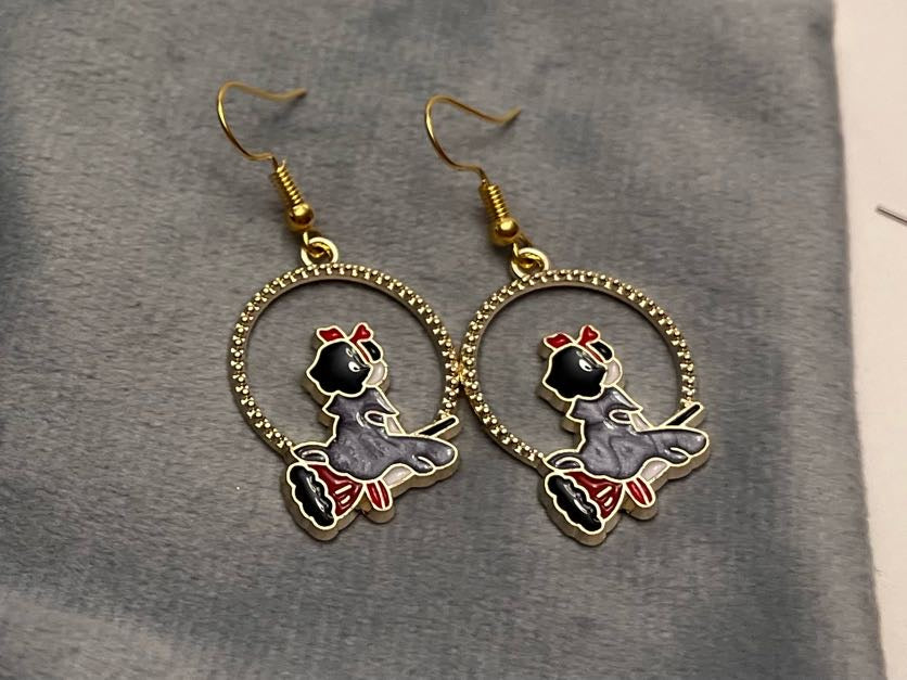 Kikis Expressbud örhängen Studio Ghibli örhängen med Kiki smycke för Ghibli-älskare 