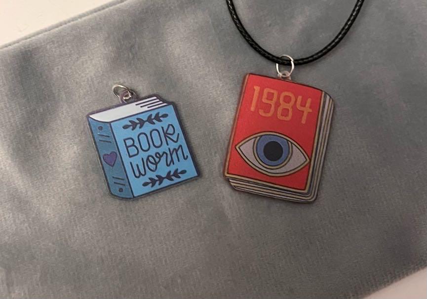 Bok halsband Book worm och 1984-hänge för bokälskare Present till läsare smycke Jag älskar böcker
