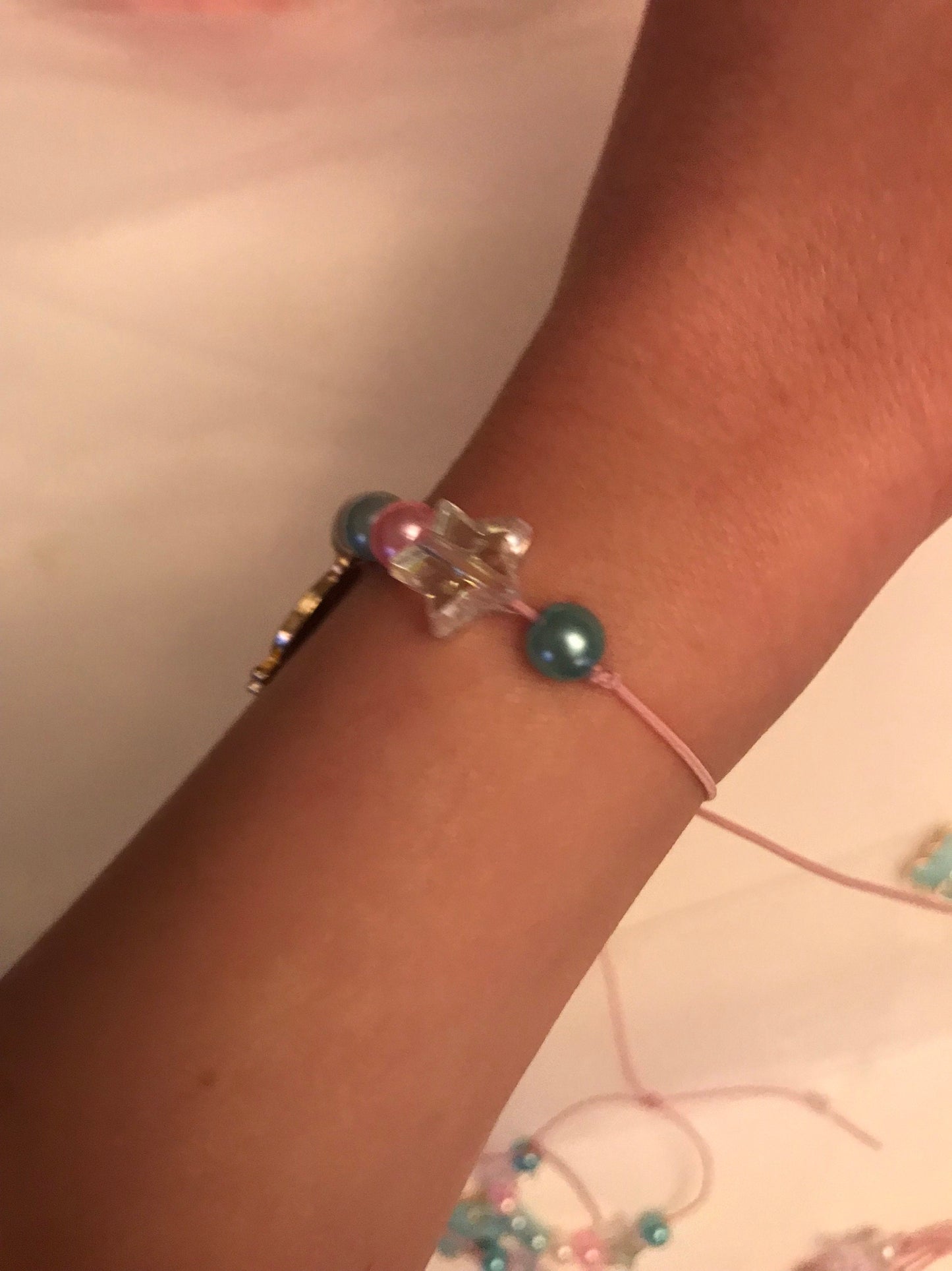 Sött armband med bläckfisk och pärlor, justerbart armband med stjärnor, pastellfärger handgjort rosa och blått sommararmband