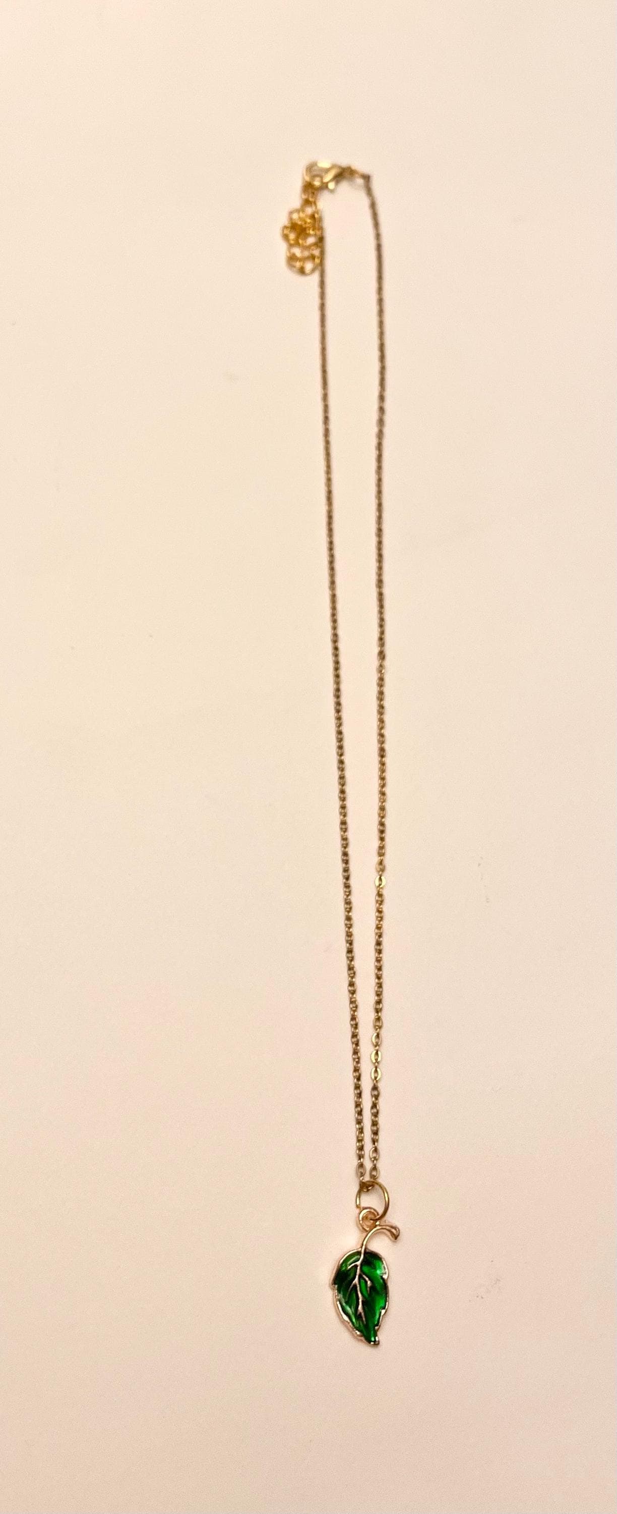 Halsband Höstlöv smycken Löv Guldimitation Hösttema smycken Vackert  halsband natur
