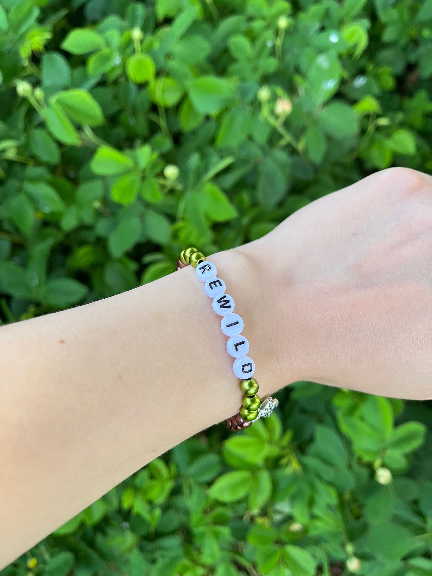 REWILD Armband Pärlat Elastiskt armband för Naturälskare Miljöaktivist armband Svampberlock Rewilding Smycken Handgjort