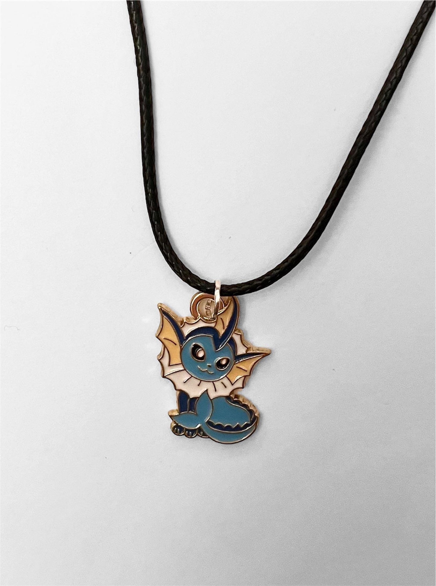 Pokémon Halsband Vaporeon Berlock Nintendo Present för Retro Gamer Smycken Eeveelution Tv-spel Hängsmycke