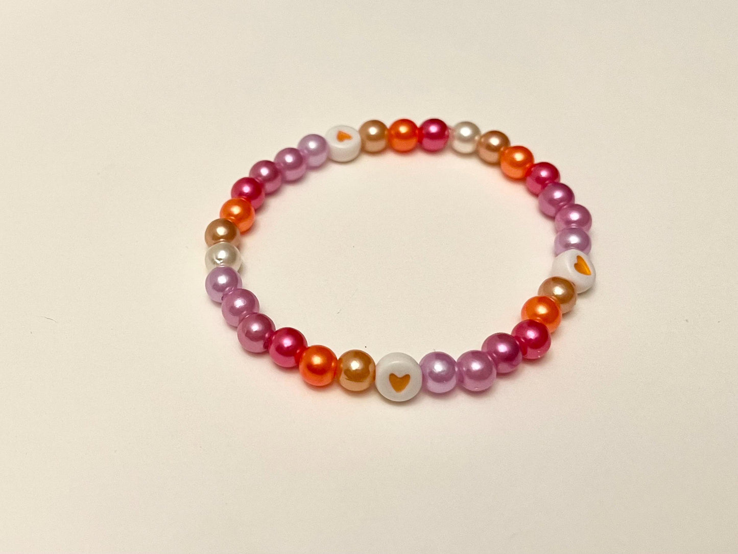 Lesbisk armband med pärlor och hjärtan för pridesäsongen HBTQ+ smycken Lesbiska flaggfärger HBTQ+armband