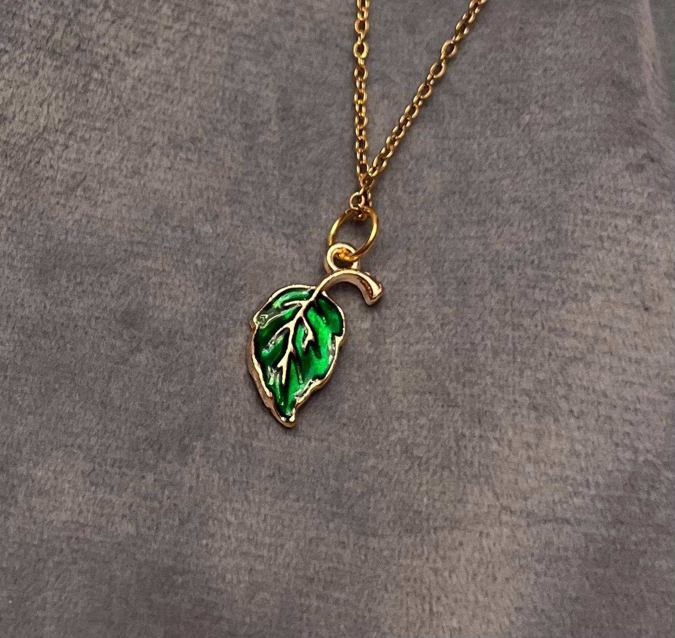 Halsband Höstlöv smycken Löv Guldimitation Hösttema smycken Vackert  halsband natur